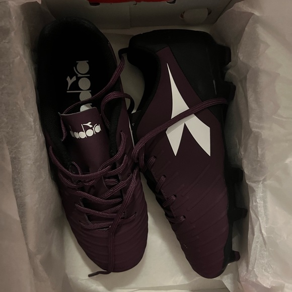 DIADORA VICTORY SOCCER SHOES FOR WOMEN - Picture 2 of 4